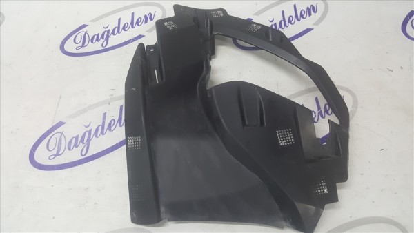 2018 FOCUS SİS KAPAK BRAKETİ SOL (ÇIKMA)