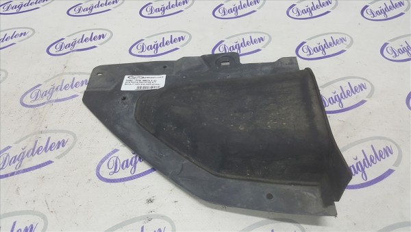 2018 FOCUS RADYATÖR ALT BAKALİT KAPLAMA SAĞ (ÇIKMA)