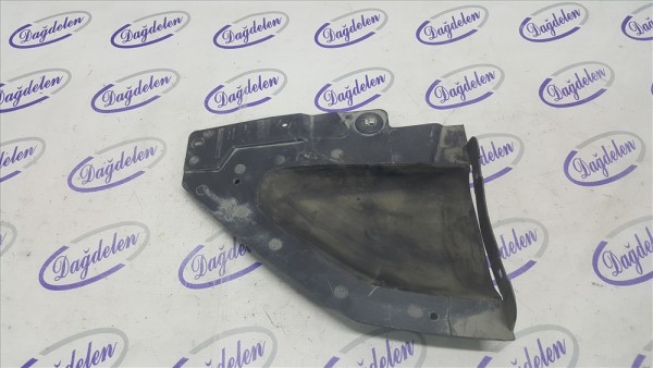 2018 FOCUS RADYATÖR ALT BAKALİT KAPLAMA SOL (ÇIKMA)