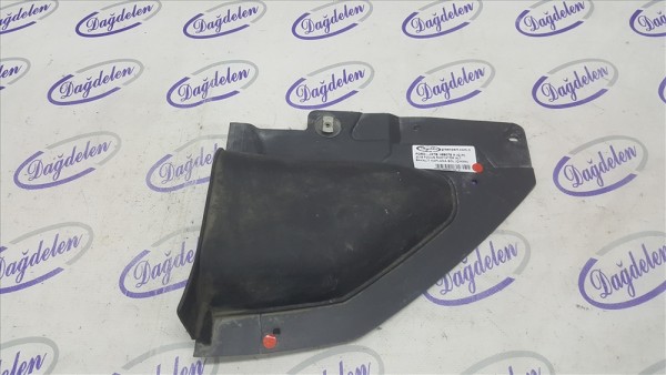 2018 FOCUS RADYATÖR ALT BAKALİT KAPLAMA SOL (ÇIKMA)