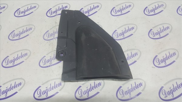 2018 FOCUS RADYATÖR ALT BAKALİT KAPLAMA SOL (ÇIKMA)