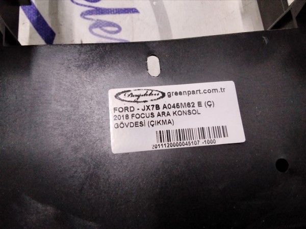 2018 FOCUS ARA KONSOL GÖVDESİ (ÇIKMA)