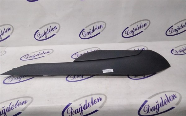 2018 FOCUS ARA KONSOL YAN KAPAK SAĞ (ÇIKMA)