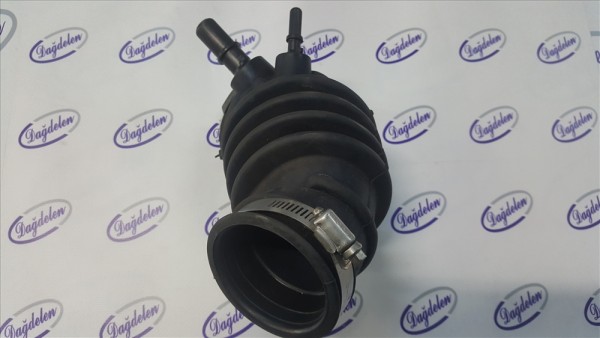 2011/2015 FOCUS HAVA FİLTRE CIKIŞ ARA BORUSU ( 2.0 LT BENZİNLİ)