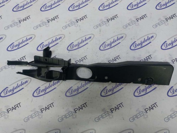 2005-2008 FOCUS SAĞ ÖN ÇAMURLUK BRAKETİ (YAN SANAYİ)