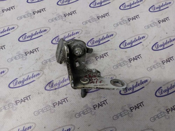 2018-2021 FOCUS/KUGA SAĞ ÖN KAPI ALT MENTEŞE (ÇIKMA)