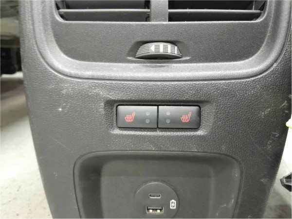 2020- KUGA ARA KONSOL ARKA KOLTUK ISITMA DÜĞMESİ (ÇIKMA)