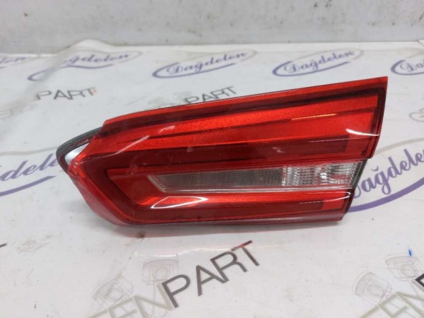 2018 FOCUS STOP LAMBASI SAĞ İÇ LEDLİ (ÇIKMA-HASARLI)