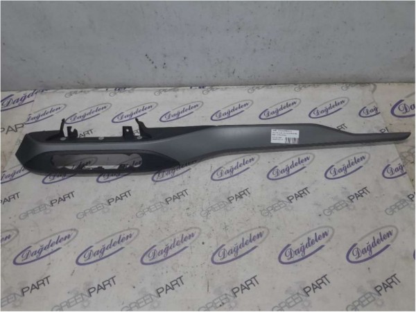 2018- FOCUS ÖN TORPİDO ELEKTRONİK PANEL ÇITASI (ÇIKMA)