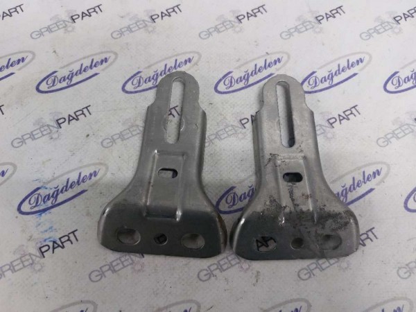 2018 FOCUS ARA KONSOL BRAKETİ (ÇIKMA)