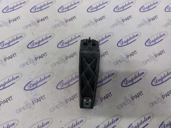 2018 FOCUS  ARKA TAMPON ALT ORTA BAĞLANTI BRAKETİ RH/LH (SEDAN)