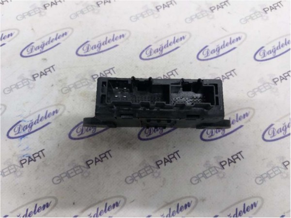 2020 PUMA ÖN KAPI KONTROL MODÜLÜ SAĞ (ÇIKMA)