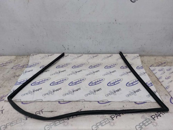 2020 FİESTA CAM OLUK FİTİLİ SOL ÖN (ÇIKMA)