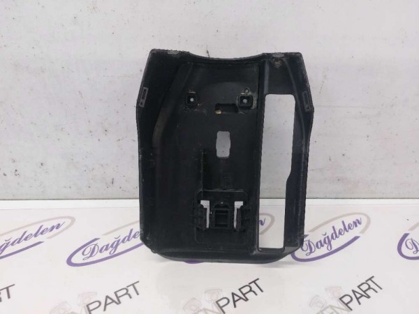 2020- KUGA DİREKSİYON KOLON ALT KAPAK (ÇIKMA)