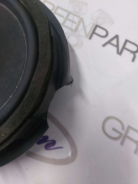 2020 KUGA SAĞ ARKA KAPI HOPARLÖRÜ (ÇIKMA-HASARLI)