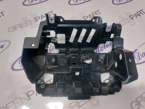 2023 FOCUS EKRAN BRAKETİ (ÇIKMA)