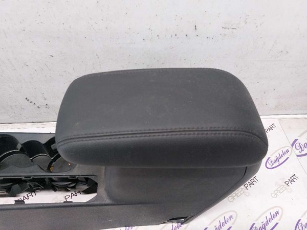 2018 FİESTA ARA KONSOL (ÇIKMA)