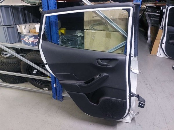 2018 FİESTA ARKA KAPI SOL (DOLU/ÇIKMA)