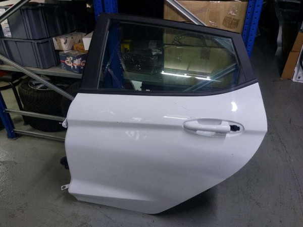 2018 FİESTA ARKA KAPI SOL (DOLU/ÇIKMA)