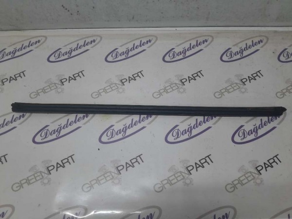 2018- FİESTA CAM SIYIRCI İÇ FİTİL SAĞ ÖN (ÇIKMA)