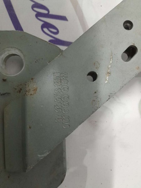 KUGA ÖN TAMPON DEMİRİ (SERVİS İADESİ)