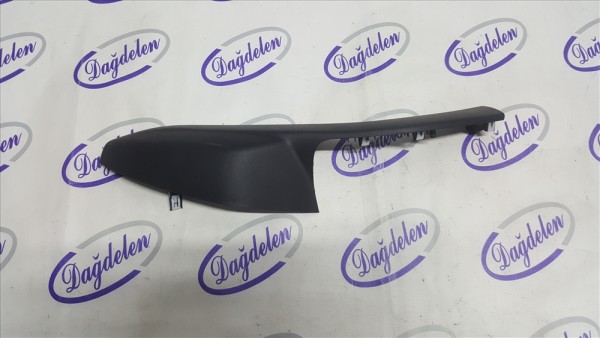 2018 FOCUS KAPI İÇ TUTAMAK ALT BAKALİTİ SAĞ